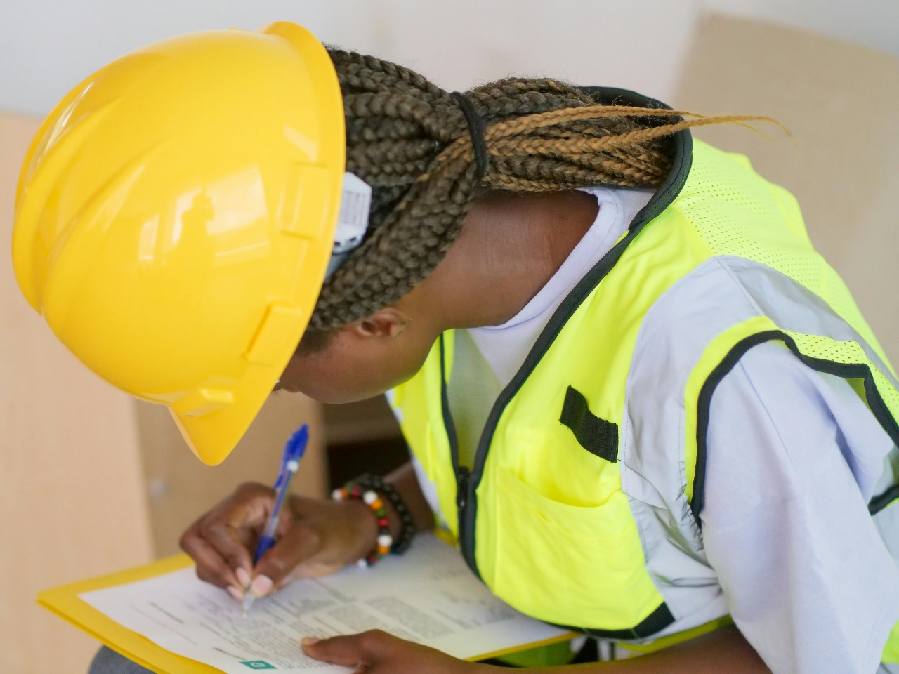 Improving Jobsite Organization With Dual Gate Sign Construction Site Tools